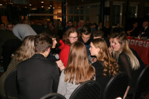 Felle woordenstrijd op het gemeentehuis bij het lagerhuisdebat